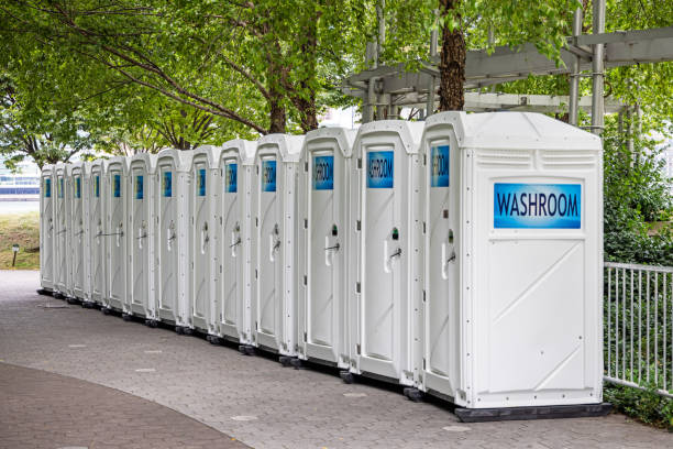Best Portable restroom trailer rental  in Riverside, MO